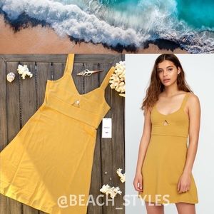 🌴🌼RVCA- ALL TALK DRESS🌼🌴
